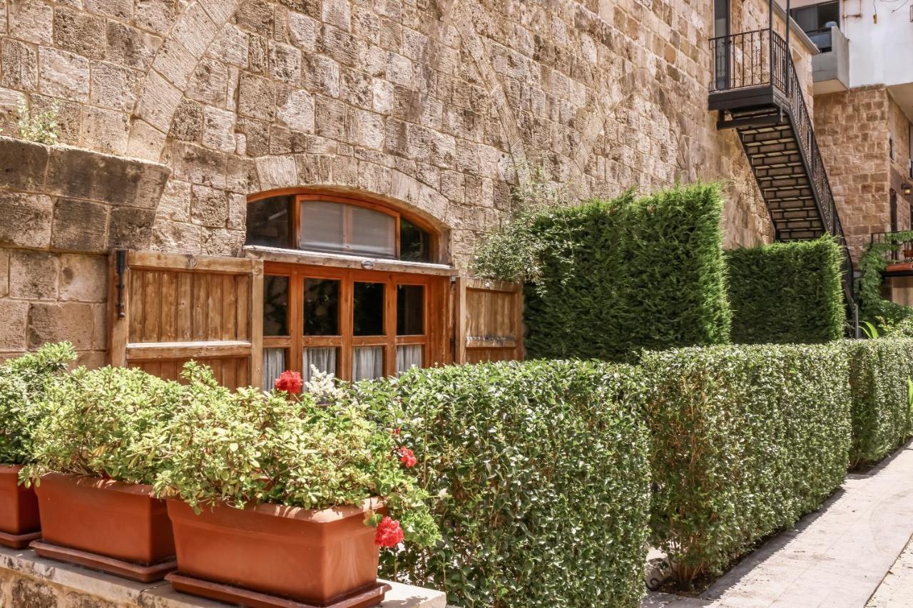 Old Town Guesthouses Batroûn Екстериор снимка