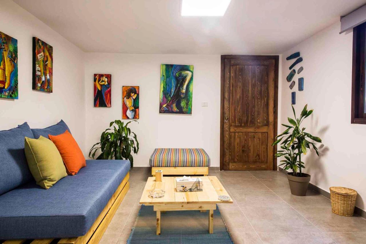Old Town Guesthouses Batroûn Екстериор снимка